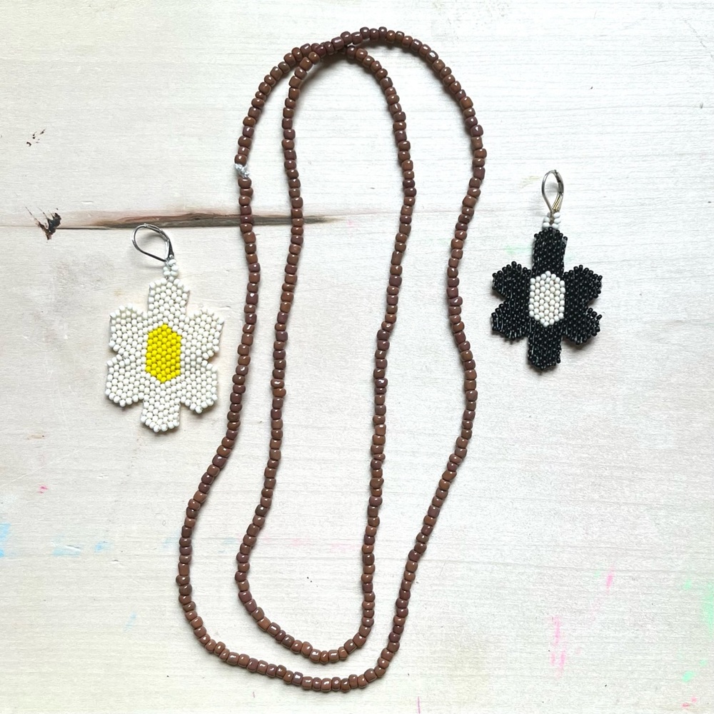 HANDMADE GLASS NECKLACE | Vintage Glass Bead Readymade Necklace in Hull